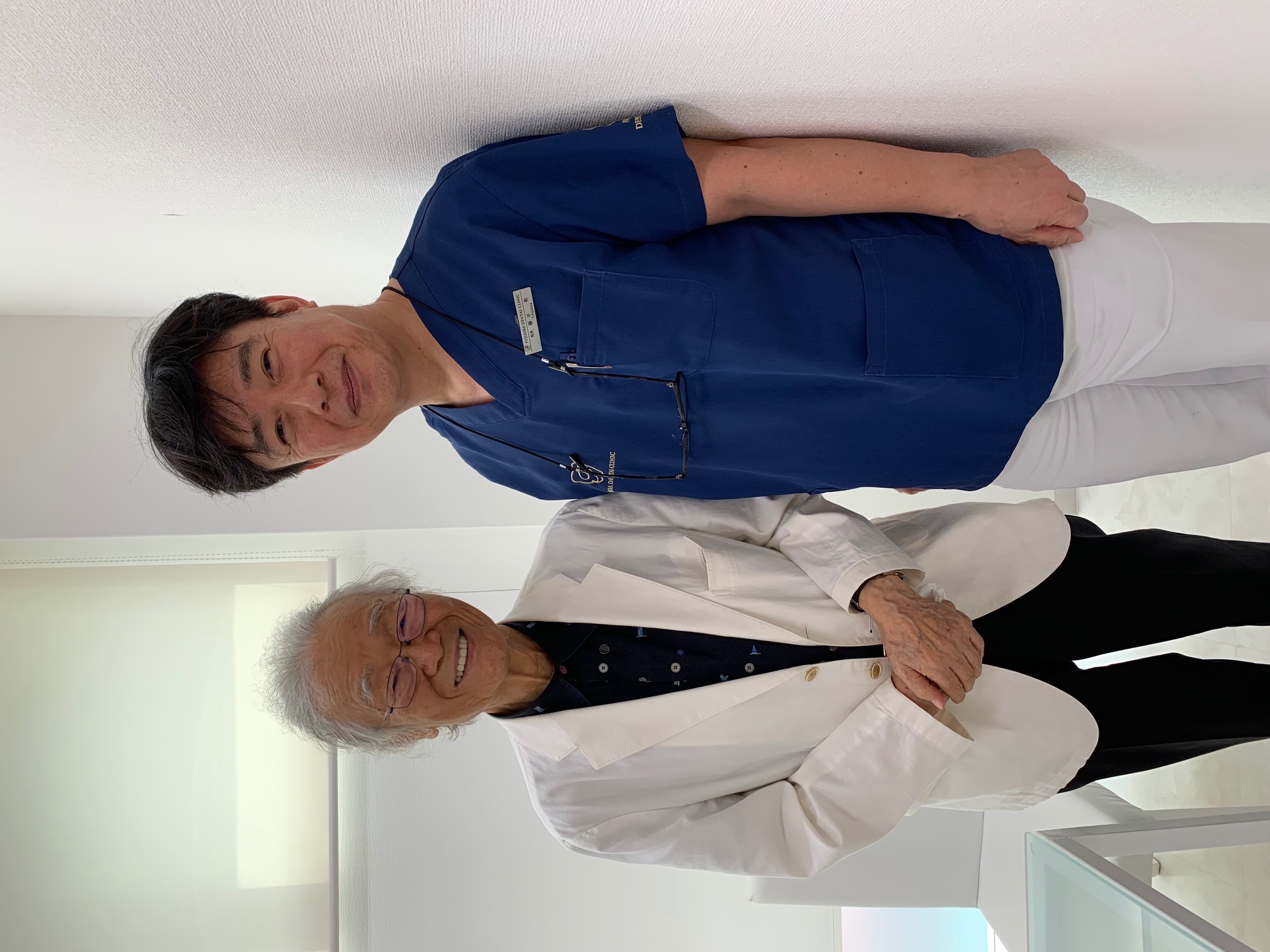 菅原洋一さんが当院に治療にお越しになられました。